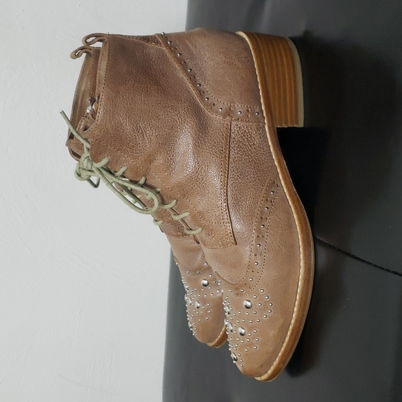 Donald J Pliner Nickki Studded Leather Lace-Up Booties Size 7 - Picture 3 of 15